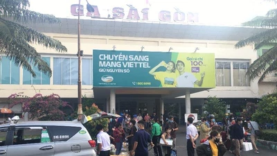 Ga Sài Gòn nhộn nhịp đón người dân sau kỳ nghỉ lễ 