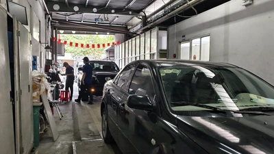 Ô tô nhả khói đen có nguy cơ không đạt kiểm định về khí thải rất cao