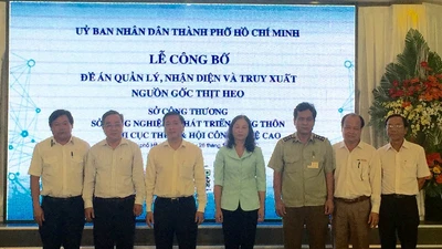 TP.HCM sắp thí điểm soi thịt heo bằng smartphone