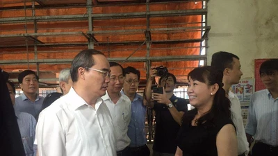 Bí thư Nguyễn Thiện Nhân thị sát chợ An Đông 