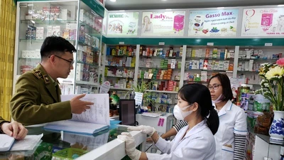 Đồng Nai ba cửa hàng không niêm yết giá, găm hàng khẩu trang