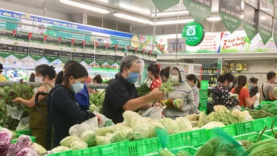 Nhu cầu mua hàng tăng mạnh, siêu thị chuẩn bị ra sao?