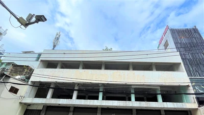 Nhiều mặt bằng không có khách thuê. ẢNH: TÚ UYÊN