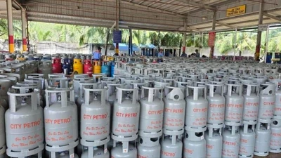 Giá gas tăng 30.000 đồng/bình 12kg