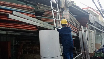 Nam thợ hồ 23 tuổi bị điện giật tử vong trong cơn mưa 