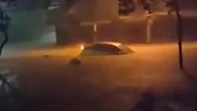 Mưa lớn làm nhiều đoàn tàu lửa mắc kẹt tại Khánh Hòa