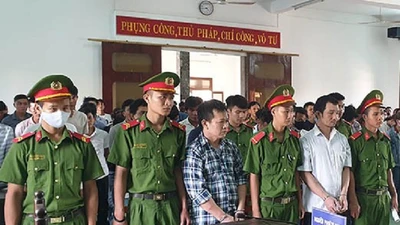 Xử vụ đánh bạc có tới 63 bị cáo ở Phú Yên