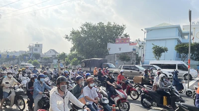 Cận cảnh các cung đường ở TP.HCM sáng ngày 1-10