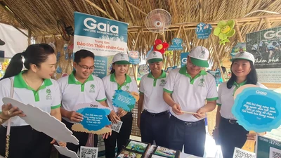 Đổi rác lấy quà tặng tại Ngày hội Sống xanh ở TP.HCM