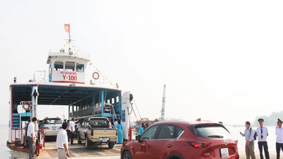 12 năm vắng bóng, hôm nay phà Rạch Miễu tái xuất trở lại 