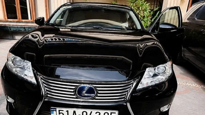 Kết quả đấu giá 2 xe sang BMW và Lexus của bà Trương Mỹ Lan 