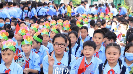 Sách lớp 2, lớp 6 mới đang được thẩm định ra sao?