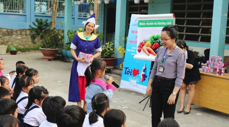 FrieslandCampina Việt Nam mang xuân đến cho người nghèo
