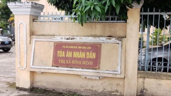 Phó chánh án TAND thị xã Bình Minh bị bắt khi đang nhận hối lộ 40 triệu đồng