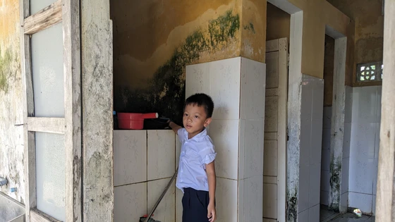 Quảng Trị: 1 trường vận động tiền sửa nhà vệ sinh nhưng 'quên' báo cáo phòng GD&ĐT