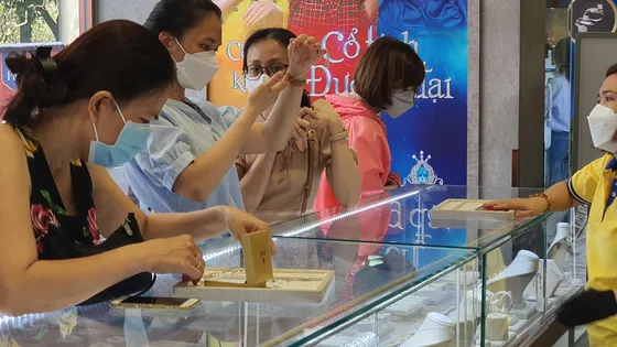 Vàng nhẫn 9999 đang trượt dốc