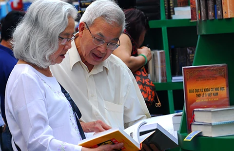 Người Sài Gòn và tình yêu sách