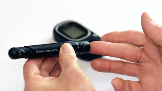 7 dấu hiệu bất thường của lượng đường trong máu cao ở nam giới và cách đối phó 