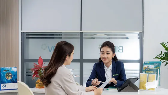 Lãi suất thấp không còn là câu chuyện chỉ xuất hiện trên tivi hay trên báo chí nữa. Ảnh: THÙY LINH