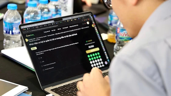 Chuyện của thám tử tiền số