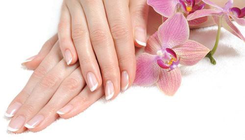 10 cách để móng tay luôn sáng bóng, khỏe mạnh 10 cách để móng tay luôn sáng bóng, khỏe mạnh