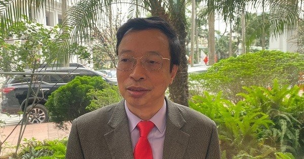 VPBank と日本の銀行との契約について、専門家は何と言っていますか?