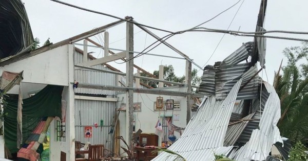 10 houses collapsed, 27 houses’ roofs were blown off due to the impact of storm No. 1