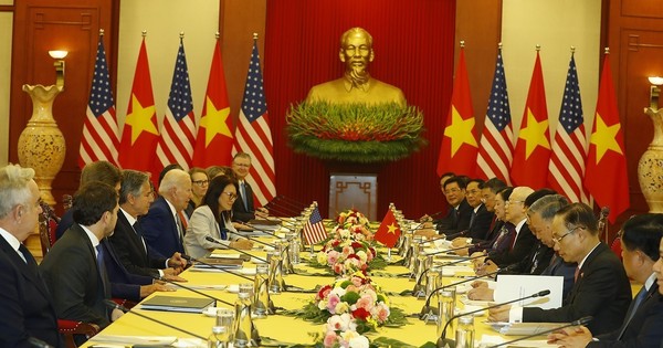 General Secretary Nguyen Phu Trong holds talks with US President Joe Biden