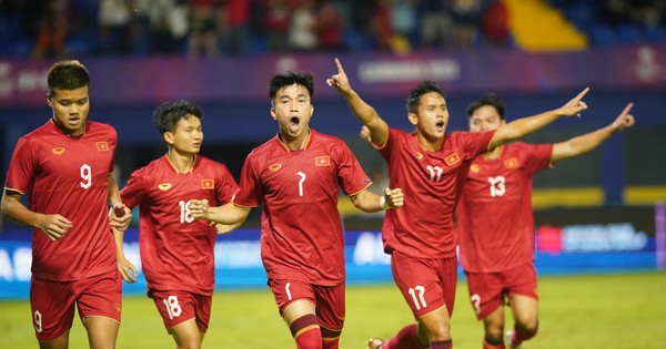 เวียดนาม และ ไทย ผ่านเข้าสู่รอบรองชนะเลิศ ซีเกมส์ ครั้งที่ 32