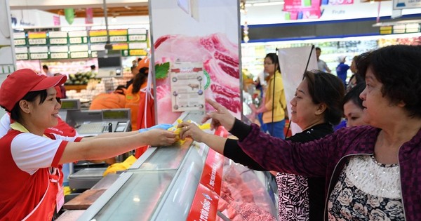Siêu thị đồng loạt giảm giá thịt heo mùa Tết