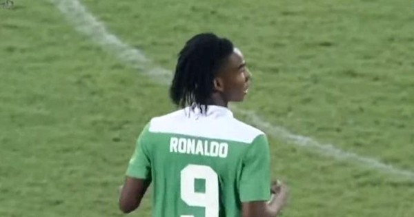 Ronaldo của Indonesia một lần nữa đã chứng minh vì sao anh được gọi là \