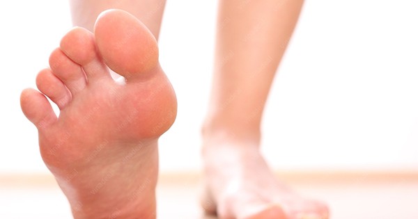 Đau thốn gót chân: Đừng để đau đớn của gót chân làm ảnh hưởng đến sức khỏe và tinh thần của bạn. Hãy tìm hiểu và áp dụng các phương pháp chăm sóc gót chân hiệu quả để giảm đau thốn và duy trì sức khỏe cho bàn chân của mình.