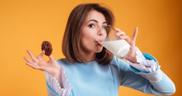 Tại sao phải uống sữa để bổ sung canxi và protein?
