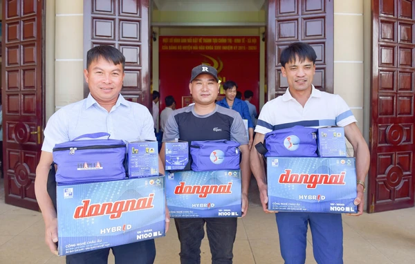 Ngư dân Nam Định tự tin thắp sáng đèn, vươn khơi bám biển