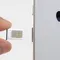 Vì sao Apple muốn loại bỏ khe cắm SIM trên iPhone vào năm sau?