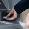 Vì sao ATM dễ dàng bị tin tặc khống chế? 