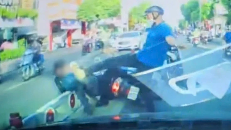 Từ vụ nam thanh niên đánh người sau va quẹt giao thông ở quận 4: Võ sư chỉ cách tự vệ khi bị tấn công