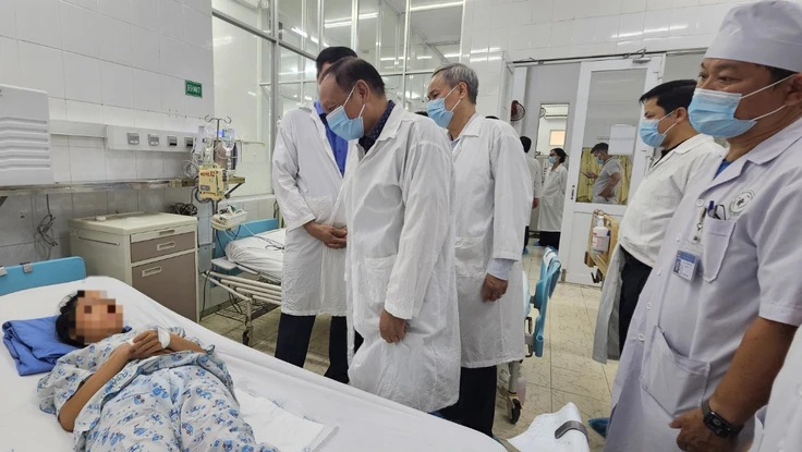 Thủ tướng yêu cầu Đồng Nai tập trung cứu chữa các bệnh nhân bị ngộ độc thực phẩm