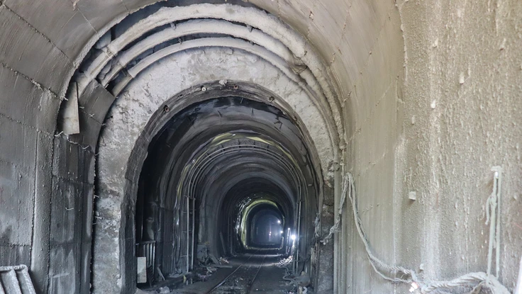 Nhiều hầm đường sắt cần sửa chữa lớn nhưng không đủ tiền