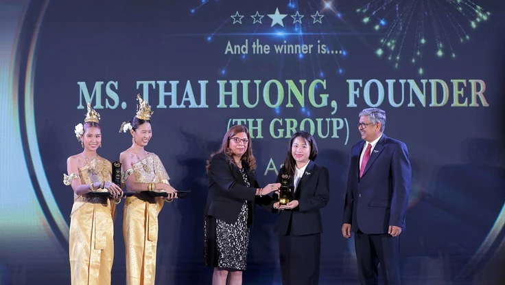 Nhà sản xuất sữa tươi sạch hàng đầu Việt Nam nhận “cú đúp" giải thưởng do tạp chí quốc tế bình chọn