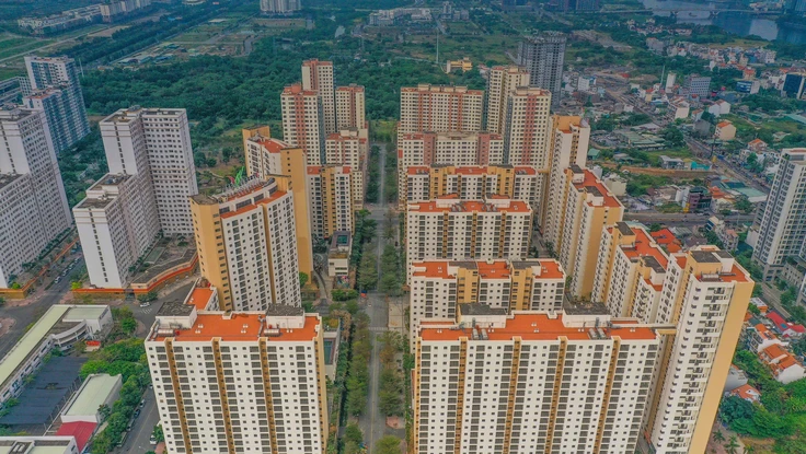 Cảnh hoang tàn của 3.790 căn hộ tái định cư trong Khu đô thị mới Thủ Thiêm 
