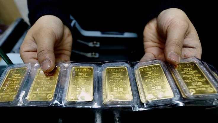 Bên vay tài sản là vàng thì phải trả vàng cùng loại đúng số lượng, chất lượng. Ảnh: MXH