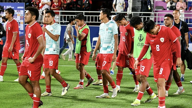 Bóng đá Indonesia 'cúi đầu', HLV Shin Tae-yong than trời