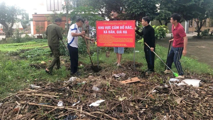 1 phường ở Đà Nẵng dọn gần 300 tấn rác đổ trộm chỉ trong vài ngày