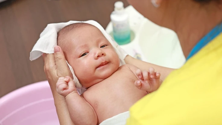 Thu hồi lô nước tắm gội trẻ em được bán trong bệnh viện sản nhi