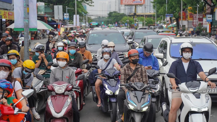 Đề xuất lùi thời gian hạn chế xe xăng vào trung tâm TP.HCM 