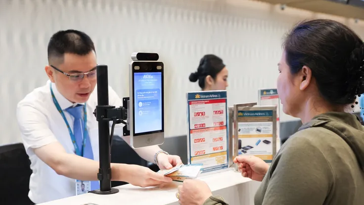 Vé máy bay Tết 2026: Nhiều chặng 'cháy' vé, giá bay nối chuyến tới 13 triệu đồng