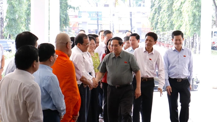 Thủ tướng Phạm Minh Chính: Tập trung tháo gỡ điểm nghẽn y tế, giáo dục cho Cần Thơ