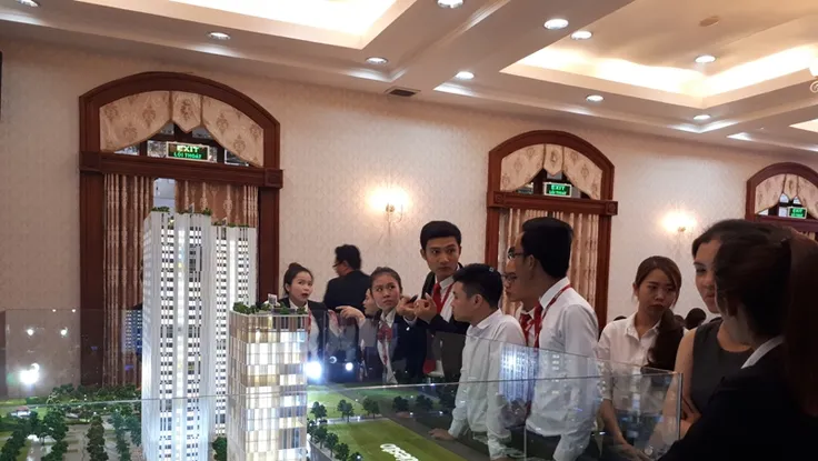 Xây cầu, làm đường, đất Cát Lái nóng 'bỏng tay'