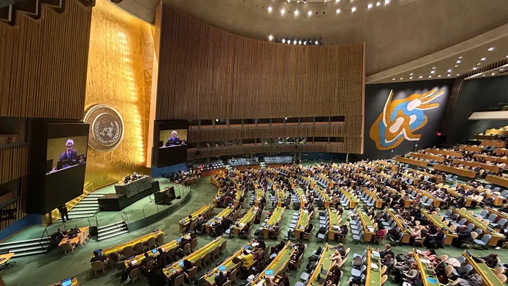 Toàn cảnh phiên họp thông qua Công ước Liên hợp quốc về tội phạm mạng ngày 24-12.